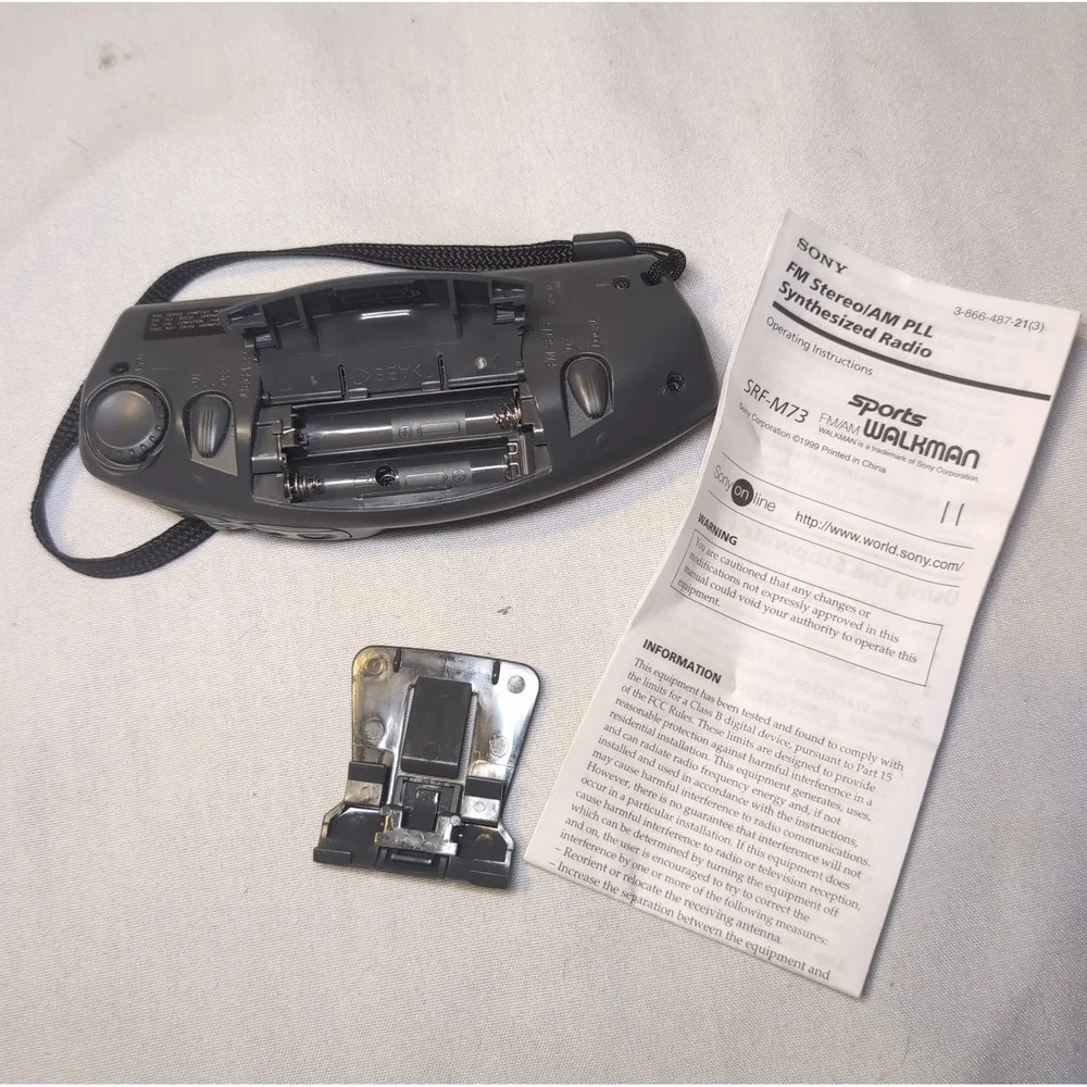Vintage Sony Walkman Sports SRF-M73 Handheld AM/FM Radio WORKS